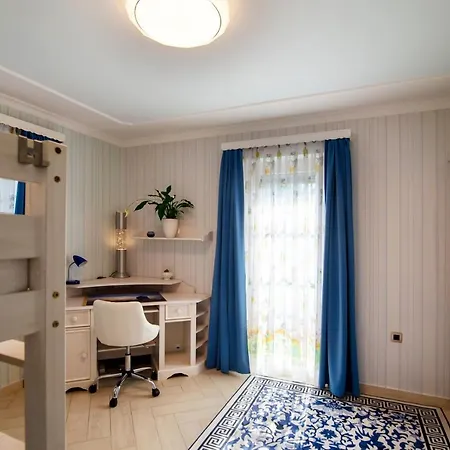 Luxury Urska